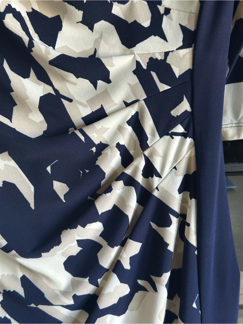 Lauren Ralph Lauren Navy and White Abstract Print Sheath Dress. Size 8 - Picture 10 of 10